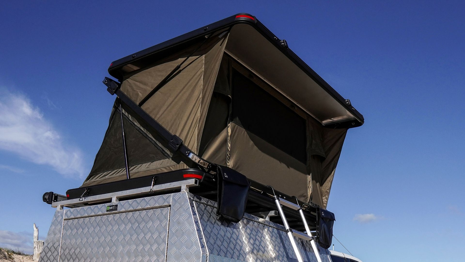 Dune 4WD Nomad 140 cm Deluxe Hardtop Rooftop Tent