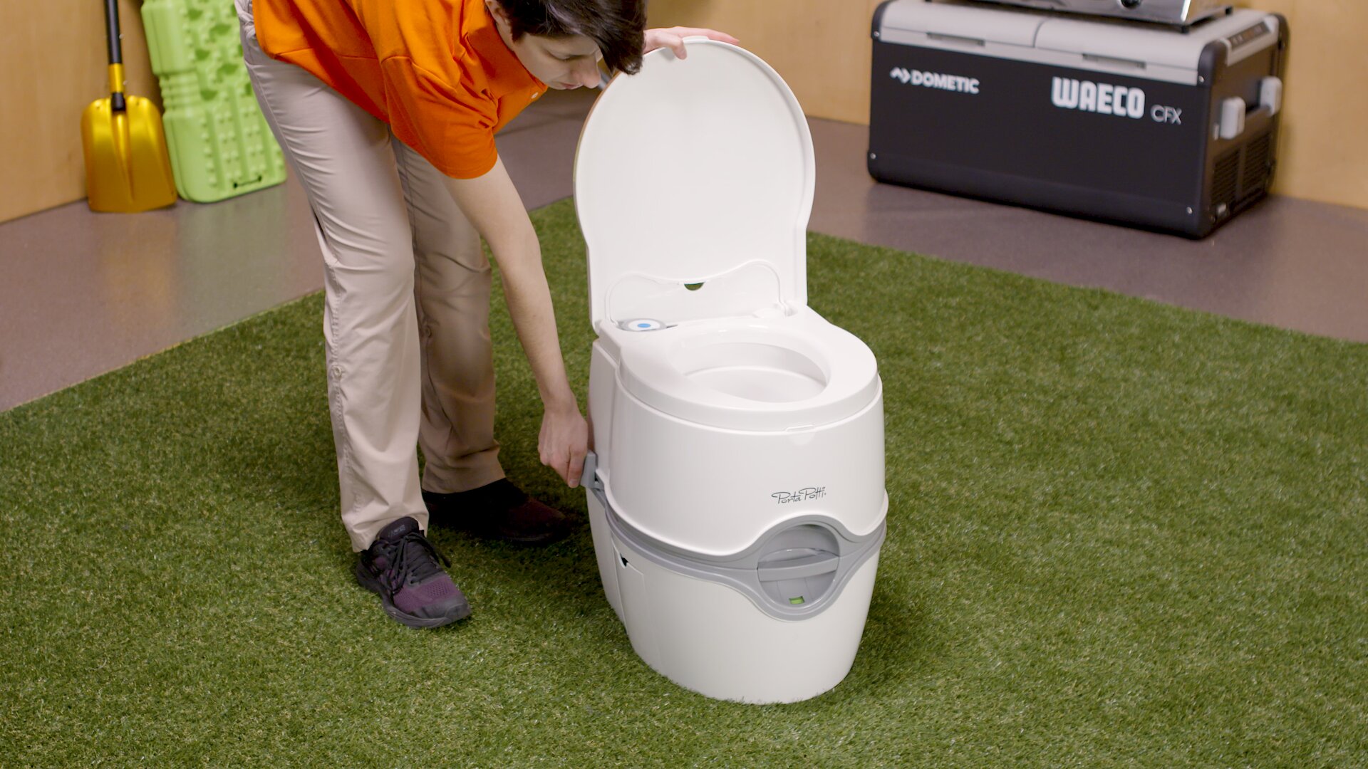 How To Choose A Portable Toilet & Shower - Flushing