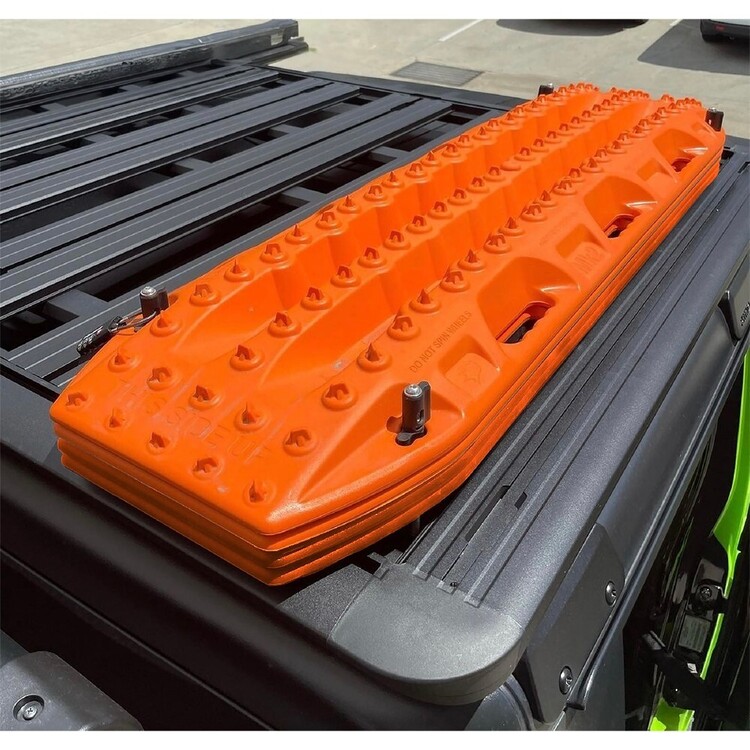 MAXTRAX Universal MKII Flat Rack Mount Black