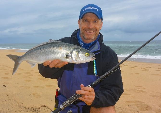 Guide to salmon fishing in the surf with metal lures